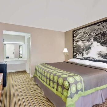 Super 8 by Wyndham Athens - Guest room - Hotels Near Me - Athens, Tennessee Super 8 by Wyndham Athens - Guest room - Hotels Near Me - Athens, Tennessee