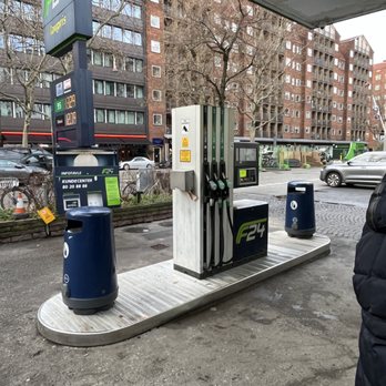Gasoline Grill - Working gas island - Fast Food Near Me - København Gasoline Grill - Working gas island - Fast Food Near Me - København