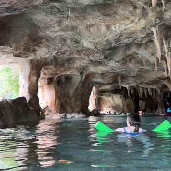 Discovery Cove - Lazy river - Amusement Parks Near Me - Orlando, Florida