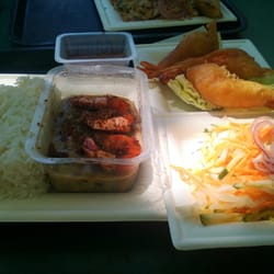 Le Kiosque - Porc et crevettes à la citronnelle/riz blanc. Beignets de crevettes / légumes marinés