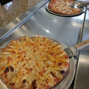 Dalia's Pizza - Pizza choices, both were requested. Mac n cheese pizza is incredible. - Italian Near Me - Rancho Cucamonga, California Dalia's Pizza - Pizza choices, both were requested. Mac n cheese pizza is incredible. - Italian Near Me - Rancho Cucamonga, California