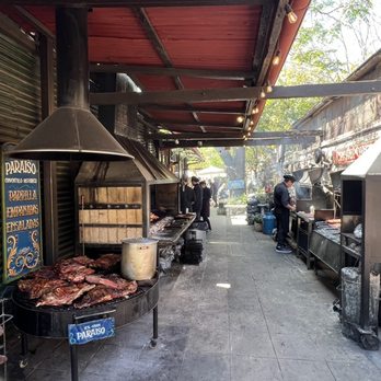 Gran Paraiso - entrance with different kinds of grills/BBQ - Steakhouses Near Me - Buenos Aires, C