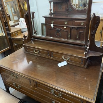 Aurora Antique Pavilion - English walnut Victorian vanity - Antiques Near Me - Edmonds, Washington Aurora Antique Pavilion - English walnut Victorian vanity - Antiques Near Me - Edmonds, Washington