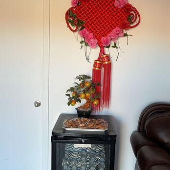 Spring massage - Free bottled water and candy - Massage Therapy Near Me - Tucson, Arizona Spring massage - Free bottled water and candy - Massage Therapy Near Me - Tucson, Arizona