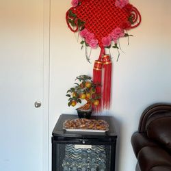 Spring massage - Free bottled water and candy