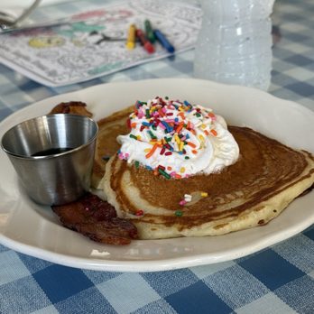 Kelly's Cafe - Happy Cakes - Sandwiches Near Me - Boothbay Harbor, Maine Kelly's Cafe - Happy Cakes - Sandwiches Near Me - Boothbay Harbor, Maine