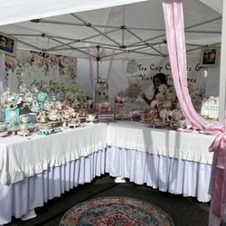 Rancho Santa Fe Farmers Market - Vintage tea cups