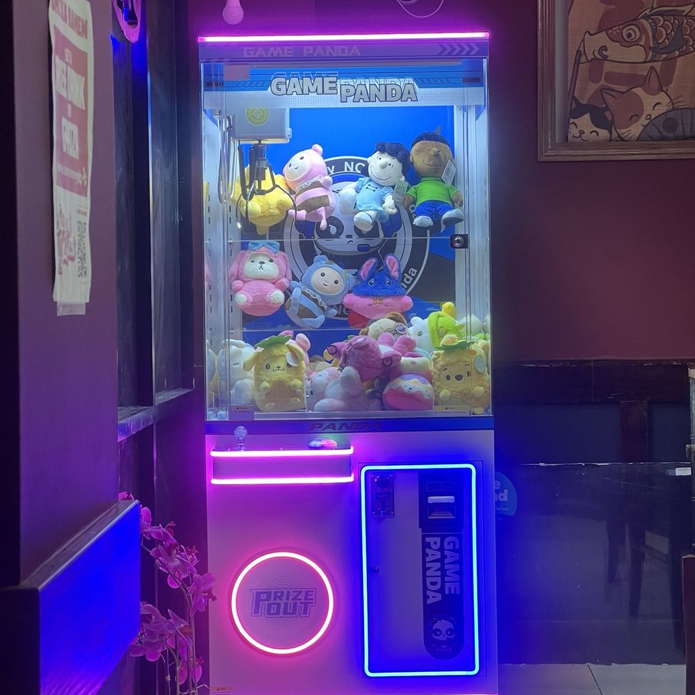 Shaka Noodle - I stuffed animal machine - Ramen Near Me - Aiea, Hawaii Shaka Noodle - I stuffed animal machine - Ramen Near Me - Aiea, Hawaii