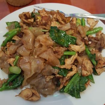 Tommy Thai - Pad See Euw with chicken - Thai Near Me - Elmhurst, New York Tommy Thai - Pad See Euw with chicken - Thai Near Me - Elmhurst, New York