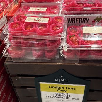 Jagalchi - Korean strawberries - Seafood Markets Near Me - Daly City, California Jagalchi - Korean strawberries - Seafood Markets Near Me - Daly City, California