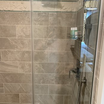 Hotel Atwater - Shower - Hotels Near Me - Avalon, California Hotel Atwater - Shower - Hotels Near Me - Avalon, California