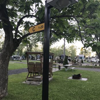 Montréal Sud KOA - Campgrounds Near Me - Saint-Philippe, Quebec
