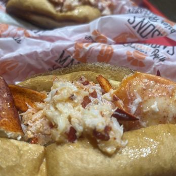 Mason's Famous Lobster Rolls - Seattle - Connecticut warm buttered lobster on a perfectly toasted roll! - Seafood Near Me - Seattle, Washington Mason's Famous Lobster Rolls - Seattle - Connecticut warm buttered lobster on a perfectly toasted roll! - Seafood Near Me - Seattle, Washington