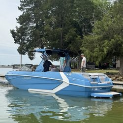 Rinker's Boat World - Supra boat R245