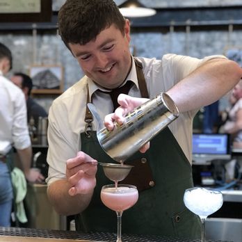 Jameson Distillery Bow St - Bartender, Thomas, making some patrons a few drinks! - Museums Near Me - Dublin, D