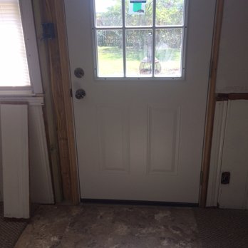 2-J'S Construction - Incomplete door installation - General Contractors Near Me - Victoria, Texas