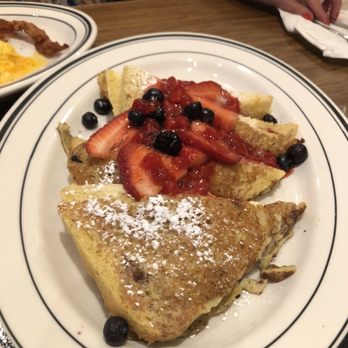 Mimi's Cafe - Perdu with mixed berries - American Near Me - Arlington, Texas Mimi's Cafe - Perdu with mixed berries - American Near Me - Arlington, Texas