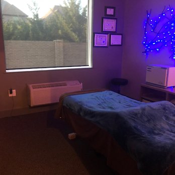 Bella Vida Medical Massage - Quiet room, comfortable table. - Massage Therapy Near Me - Mckinney, Texas