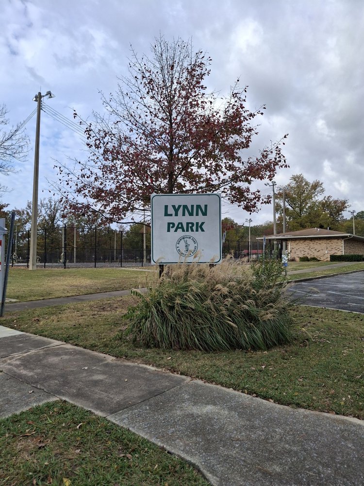 Lynn Park Logo