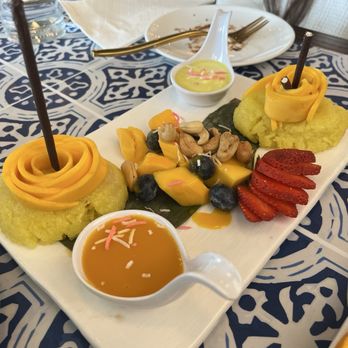 Chiang Rai - Mango sticky rice - Thai Near Me - North York, Ontario
