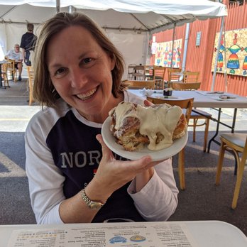 Ann Sather Restaurant - Cinnamon rolls - yum - Scandinavian Near Me - Chicago, Illinois