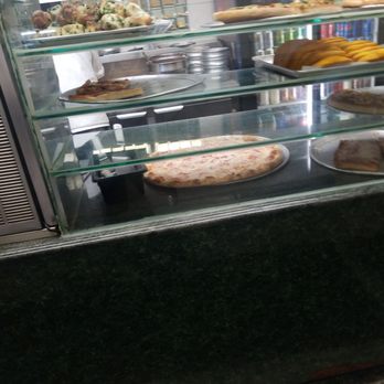 Brooklyn Pizza II - The food is a bit pricey but it doesn't disappoint!! Love the veggie slice and their garlic knots - Pizza Near Me - Brooklyn, New York