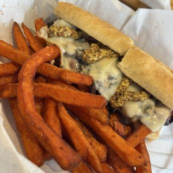 Skip's Kitchen - Burgers Near Me - Carmichael, California