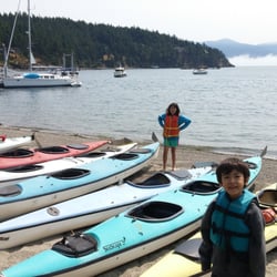 Lieber Haven Marina Resort - Kids headed out enjoyed a great day of Kayaking. Dave was awesome best deal on the island.