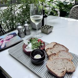 LOFT FIVE - mediterranean beef tartar