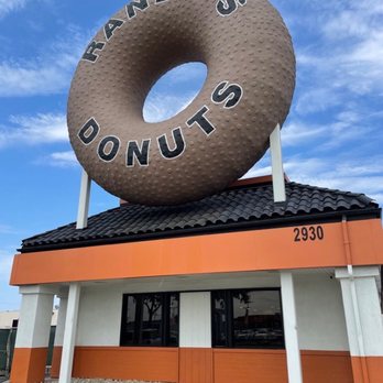 Randy's Donuts - Outside - Donuts Near Me - Costa Mesa, California Randy's Donuts - Outside - Donuts Near Me - Costa Mesa, California