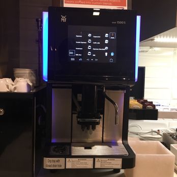 British Airways First Class Lounge - Coffee machine - Airport Lounges Near Me - Jamaica, New York