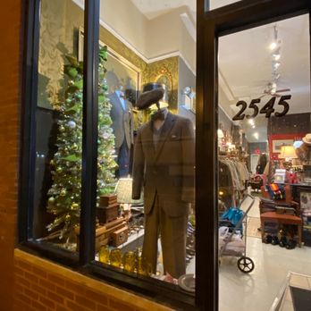 Richard's Fabulous Finds - Men's Clothing Near Me - Chicago, Illinois