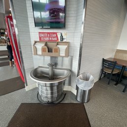 Wash your hands! Wash your hands!