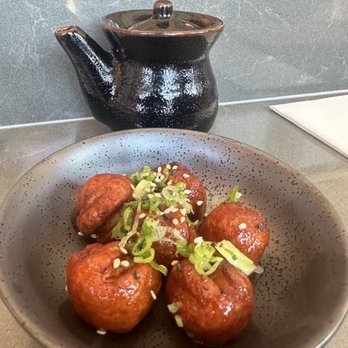 Hando - Sushi Bars Near Me - Houston, Texas