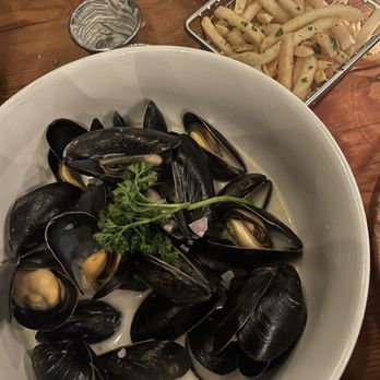 Entre Nous French Bistro - Mussels - Wine Bars Near Me - Pasadena, California Entre Nous French Bistro - Mussels - Wine Bars Near Me - Pasadena, California