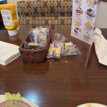 Village Inn - Stale crackers left on the table - American Near Me - Sebring, Florida