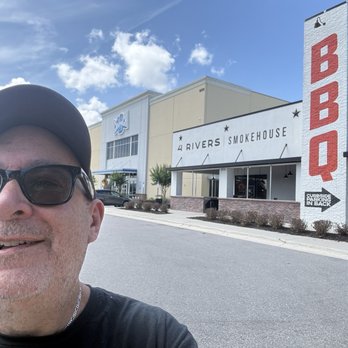 4 Rivers Smokehouse - The Crunch gym is right next door. - Barbeque Near Me - Kissimmee, Florida 4 Rivers Smokehouse - The Crunch gym is right next door. - Barbeque Near Me - Kissimmee, Florida