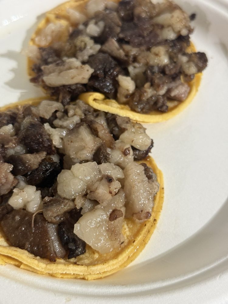 Tacos la Lomita Logo