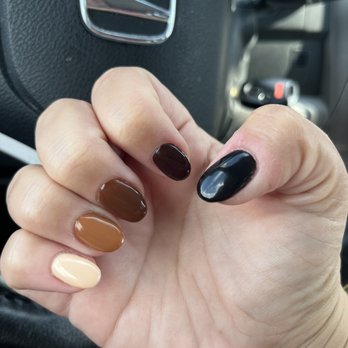 Luxe Nails Lounge - Dip powder with gel paint on top by Daniel - Nail Technicians Near Me - Oceanside, California Luxe Nails Lounge - Dip powder with gel paint on top by Daniel - Nail Technicians Near Me - Oceanside, California