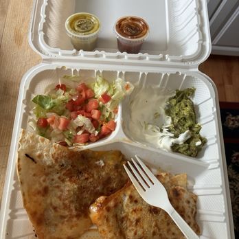 Tacos Guadalajara - Carne quesadilla (beef quesadilla) with sour cream, fresh guac, lettuce/tomato topping and red and green enchilada sauces - Mexican Near Me - Ferndale, Washington Tacos Guadalajara - Carne quesadilla (beef quesadilla) with sour cream, fresh guac, lettuce/tomato topping and red and green enchilada sauces - Mexican Near Me - Ferndale, Washington