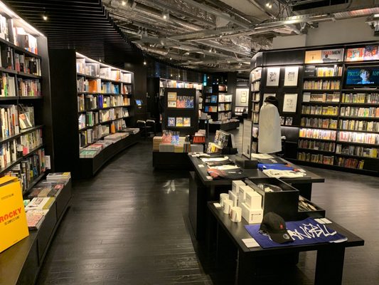 Roppongi Tsutaya Books by null