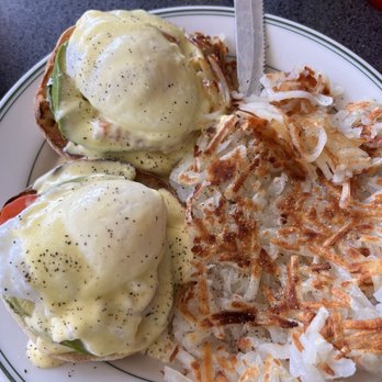 Hubbard Avenue Diner - Avacado Eggs Benedict - New American Near Me - Middleton, Wisconsin Hubbard Avenue Diner - Avacado Eggs Benedict - New American Near Me - Middleton, Wisconsin