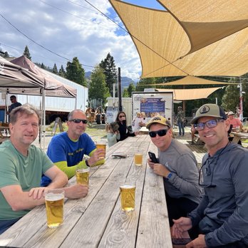 June Lake Brewing - Picnic tables for outside enjoyment - Breweries Near Me - June Lake, California June Lake Brewing - Picnic tables for outside enjoyment - Breweries Near Me - June Lake, California