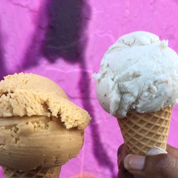 Van Leeuwen Ice Cream - Vegan pumpkin spice and Vanilla ice cream - Food Trucks Near Me