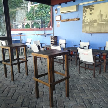 Embarcadero - Detalle del salón - Pubs Near Me - Seville, SE