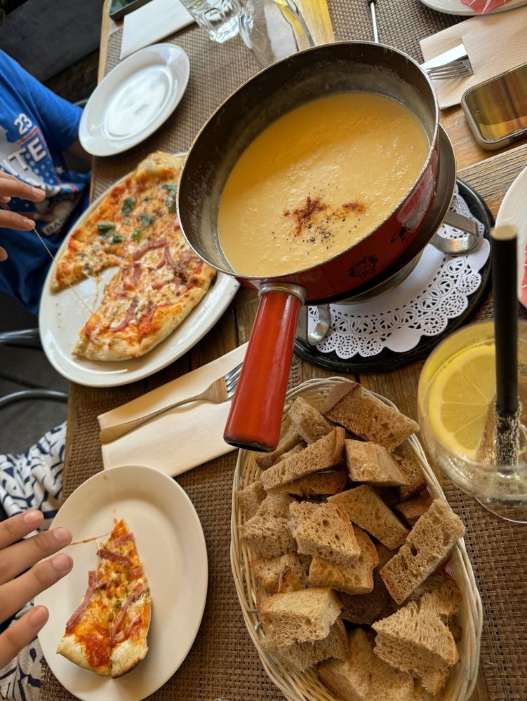 FONDUE HOUSE DU PONT