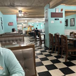 Uncle Louie's Diner - May 17 (pre season)