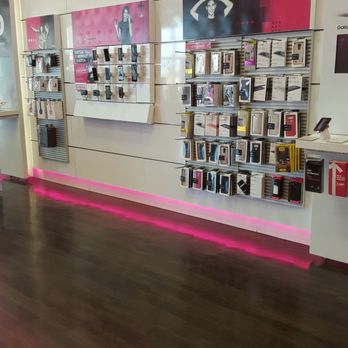 T-Mobile - Phones and accessories - Mobile Phones Near Me - Elmhurst, Illinois