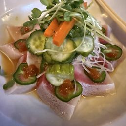 Sashimi Sampler (9pc)