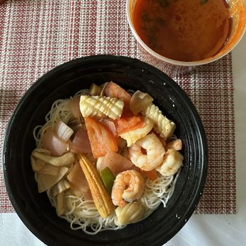 Makan House - Seafood Tomyum Rice Noodles - Malaysian Near Me - Brooklyn, New York Makan House - Seafood Tomyum Rice Noodles - Malaysian Near Me - Brooklyn, New York